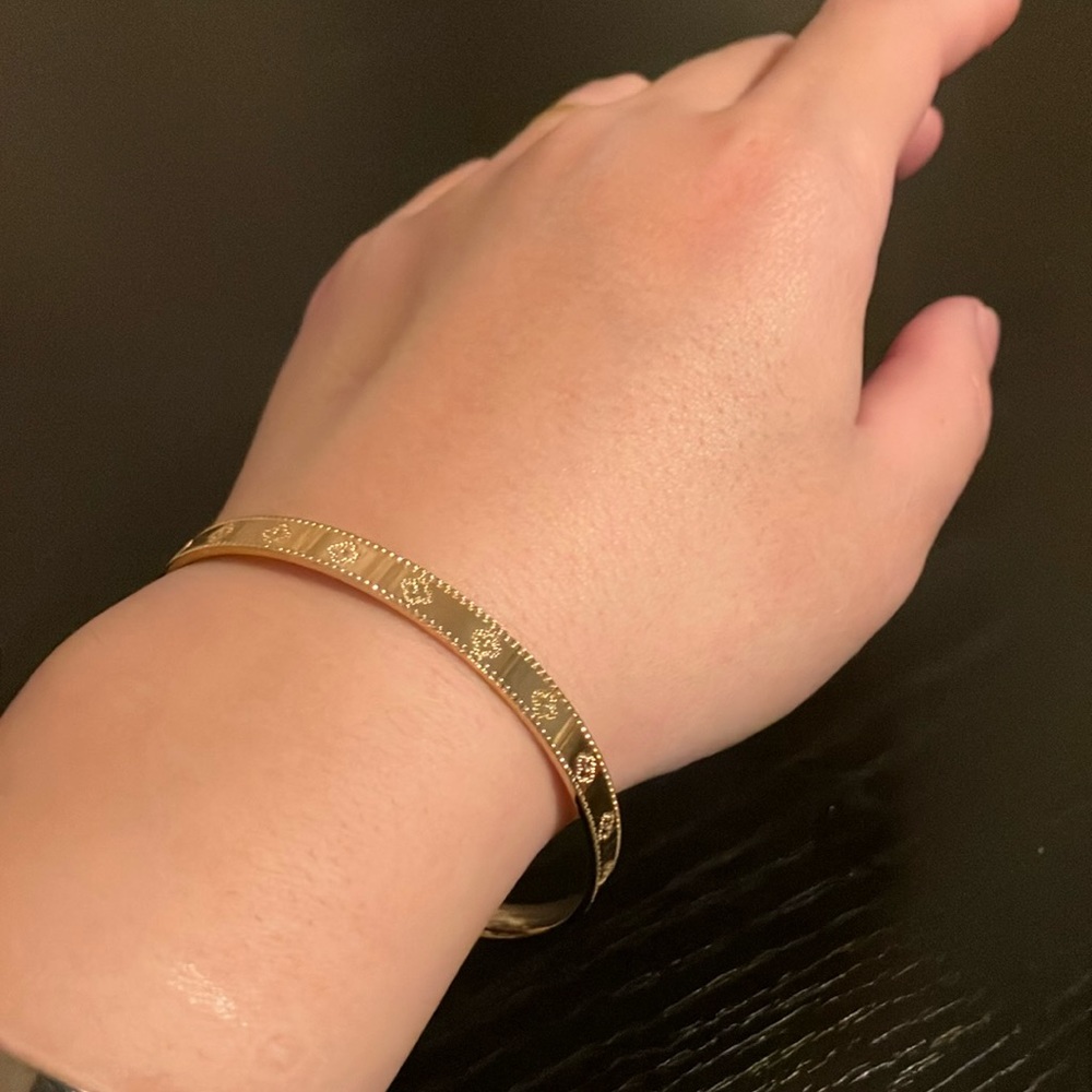 Flower bracelet